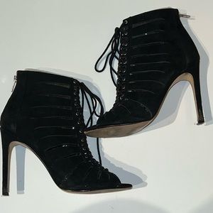 Steve Madden lace up bootie